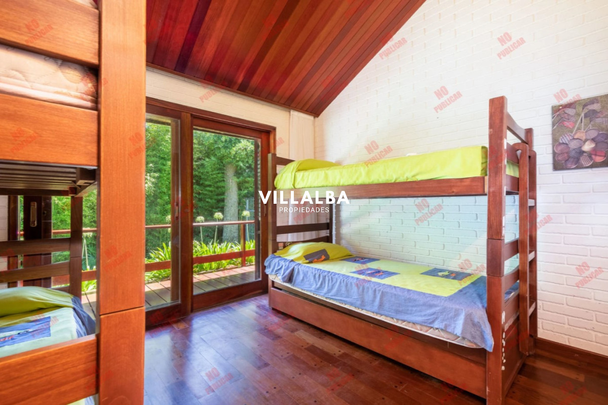 Apartamento ID.3604 - CASA EN PLAYA MANSA - 5 suites. 