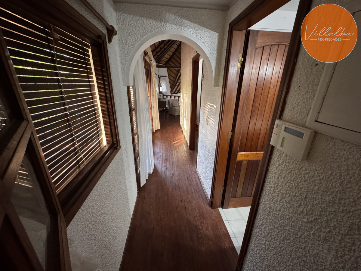 Casa ID.1800 - Atención, casa en venta. Mansa, todas las comodidades! 