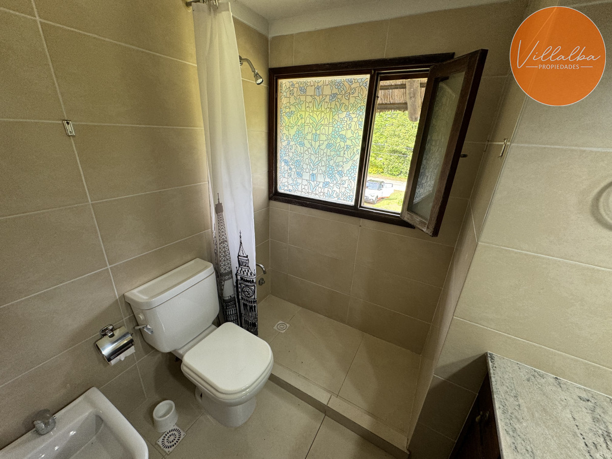 Casa ID.3238 - Casa en venta, 3 dormitorios y dependencia - 