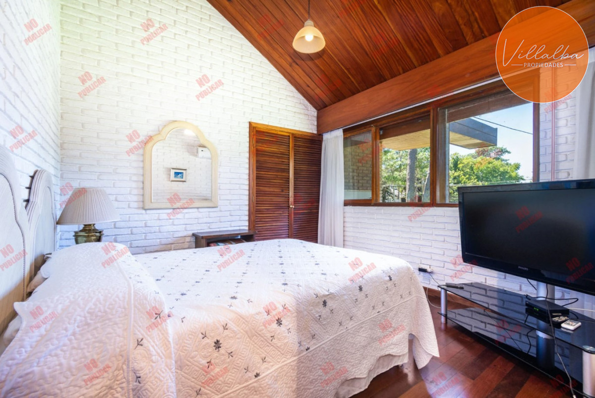 Casa ID.3604 - CASA EN PLAYA MANSA - 5 suites. 