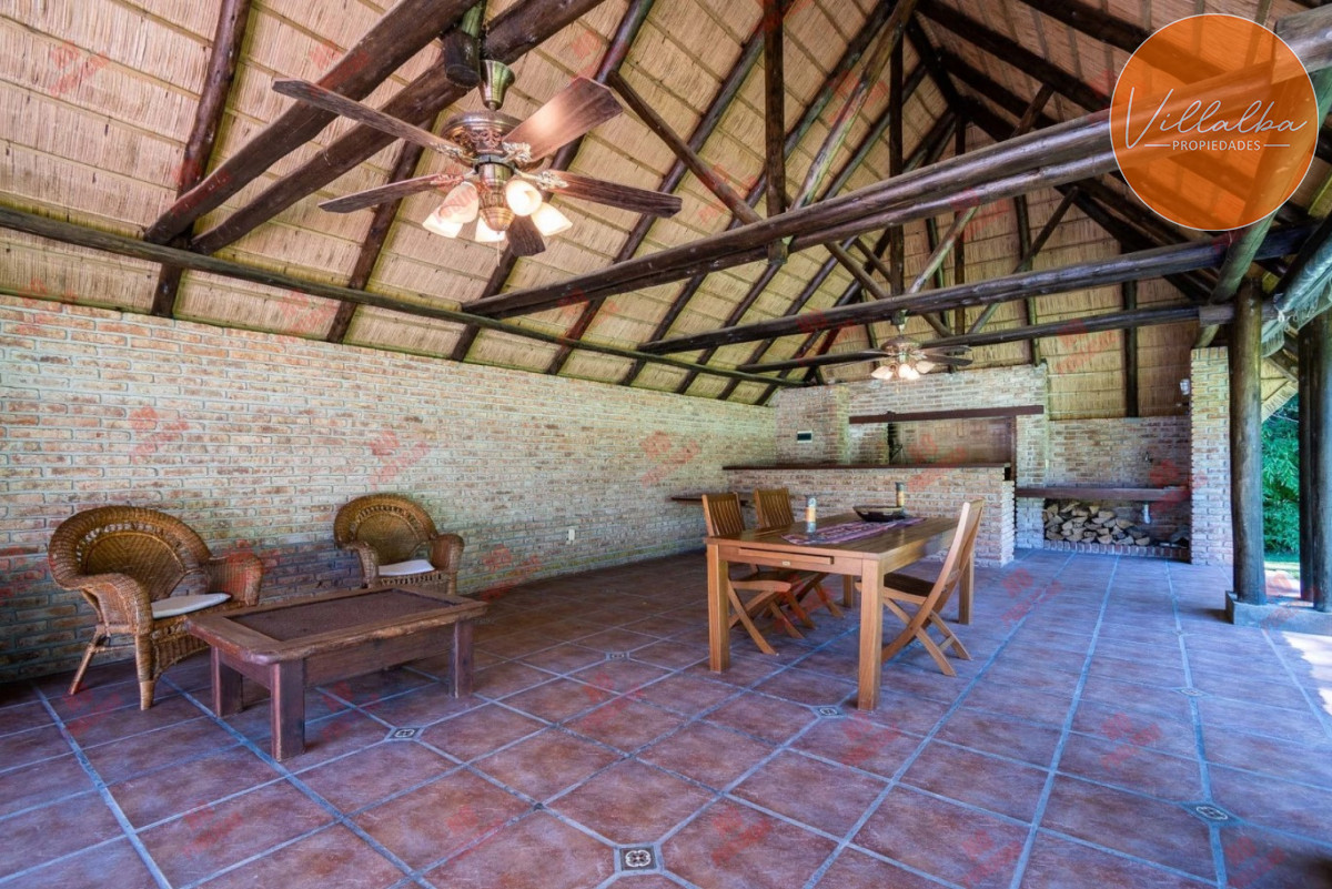 Casa ID.3604 - CASA EN PLAYA MANSA - 5 suites. 