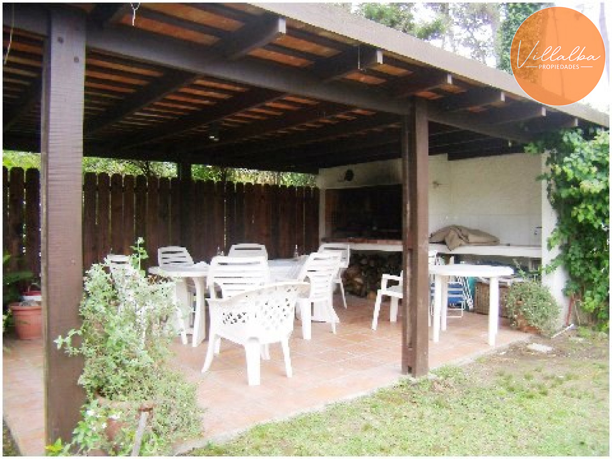 Casa ID.1880 - Importante Casa en Venta Punta del Este- Lugano