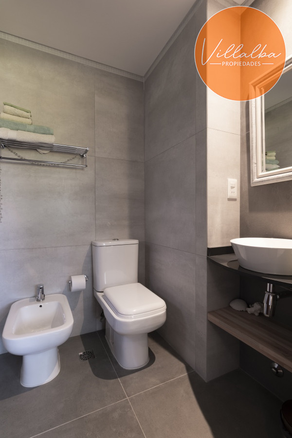 Casa ID.3161 - Casa en Venta Moderna de construccion tradicional, cerca del mar. 