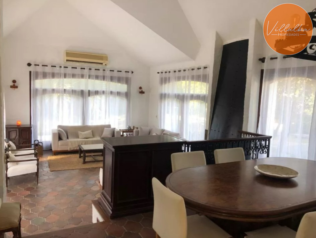 Casa ID.3348 - Excelente residencia en una de las zonas más exclusivas de Punta del Este.
