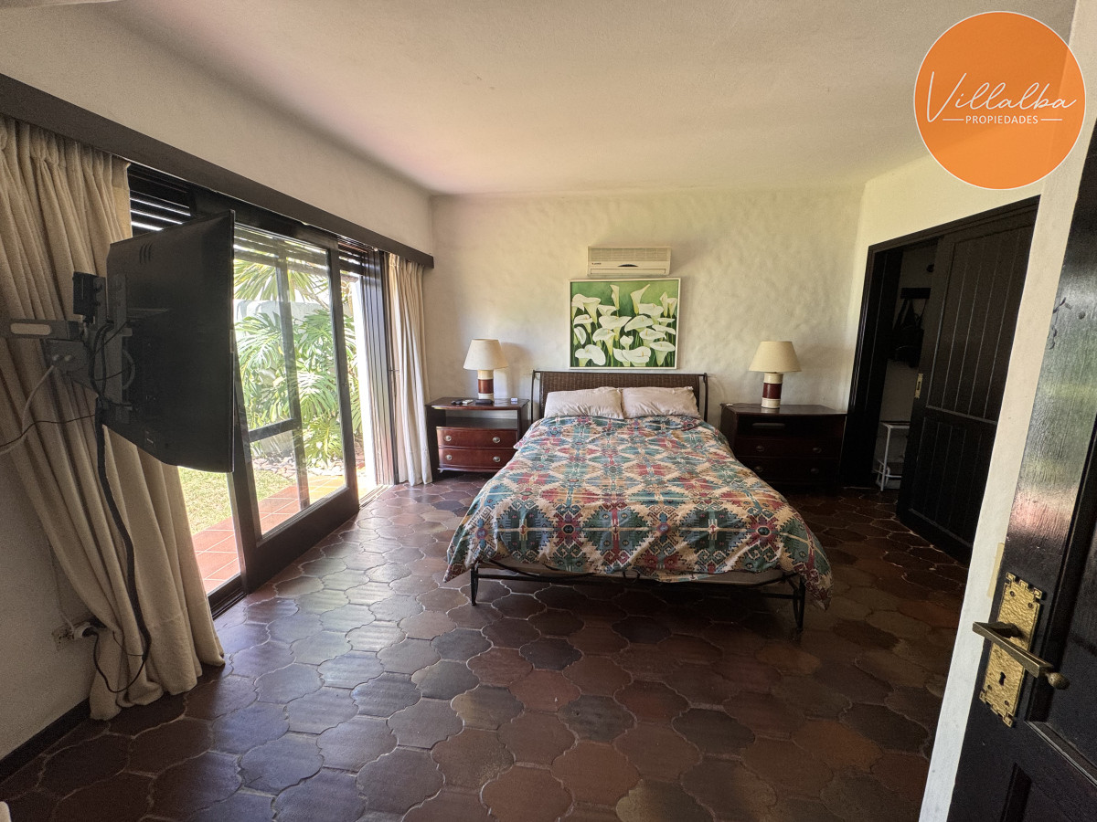 Casa ID.790 - Casa en Venta Playa Mansa 
