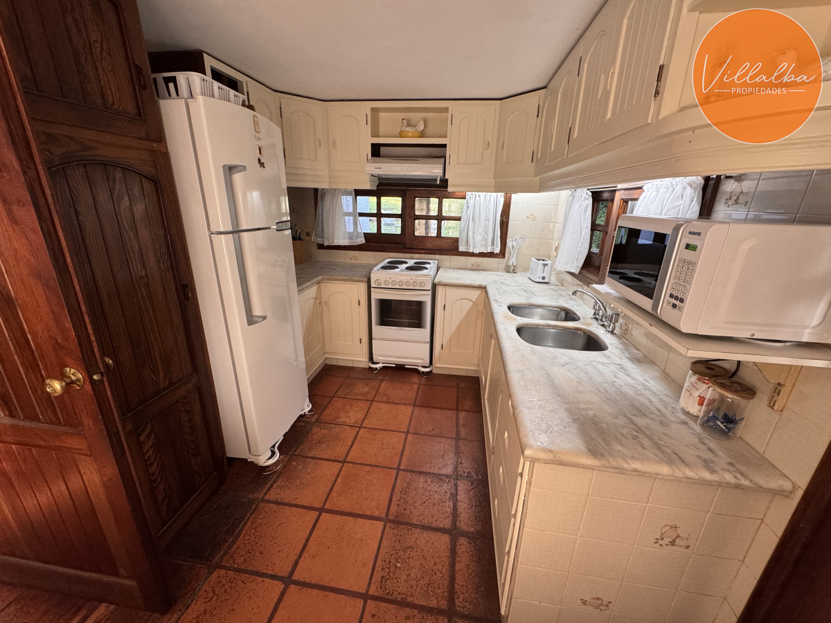 Casa ID.1800 - Atención, casa en venta. Mansa, todas las comodidades! 