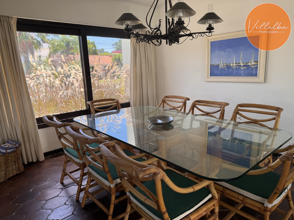 Casa ID.790 - Casa en Venta Playa Mansa 