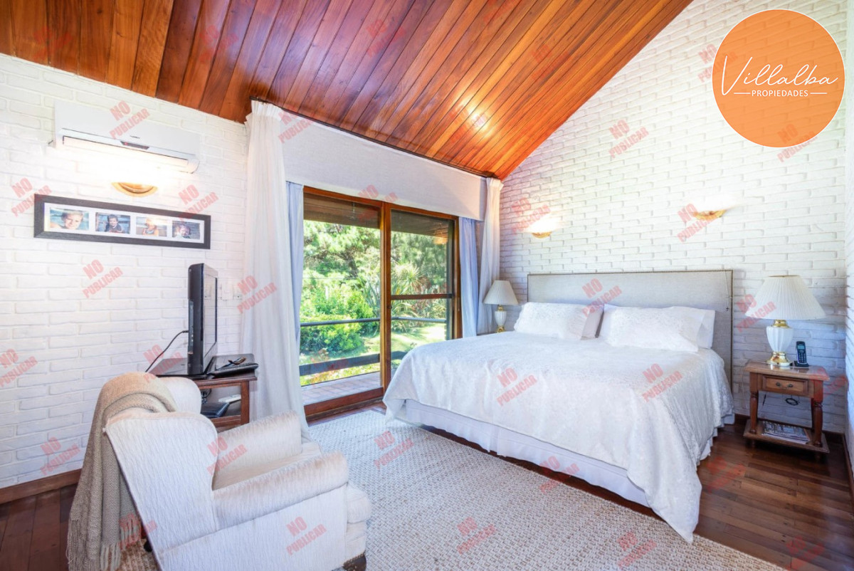 Casa ID.3604 - CASA EN PLAYA MANSA - 5 suites. 