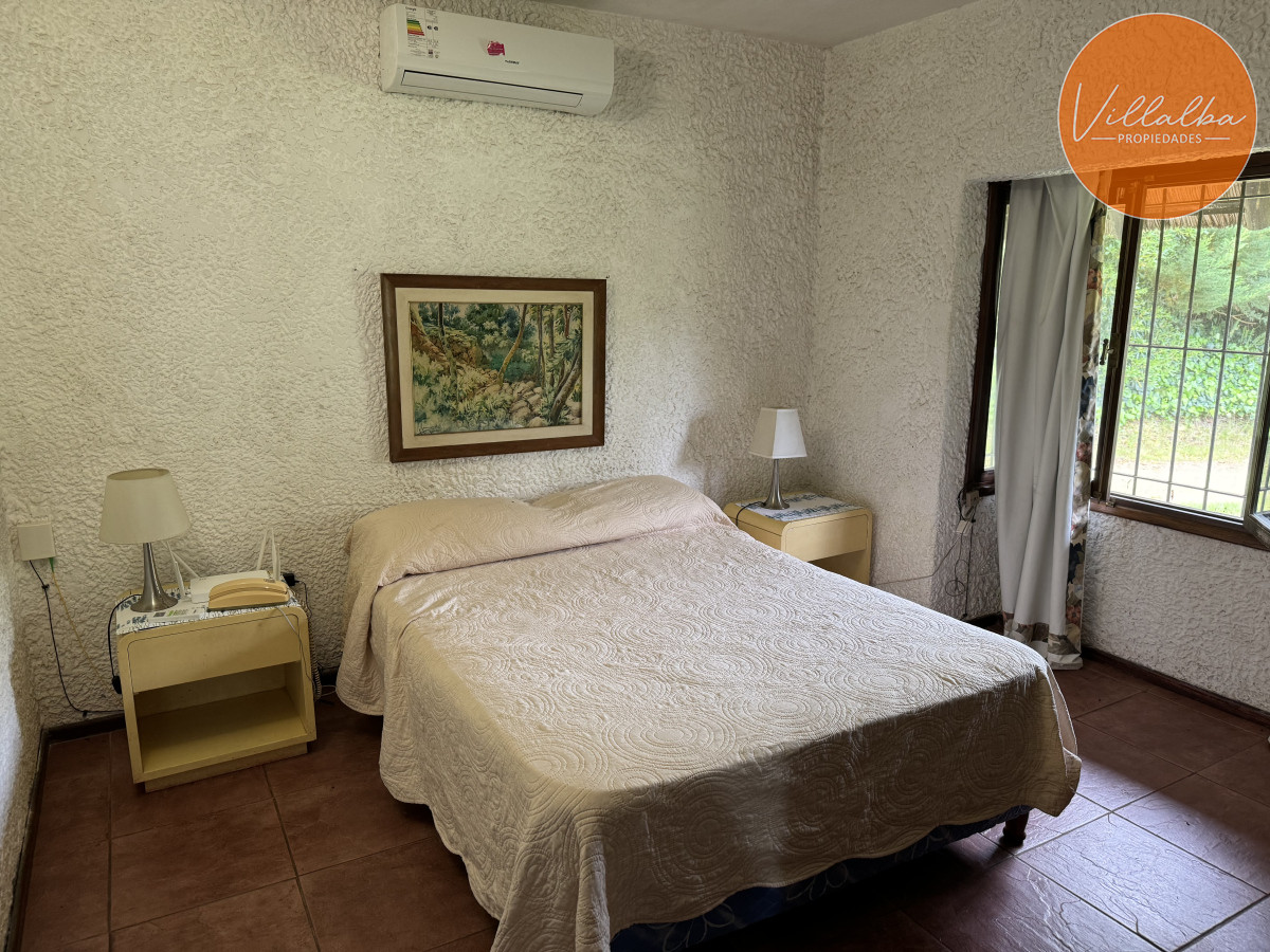 Casa ID.3238 - Casa en venta, 3 dormitorios y dependencia - 