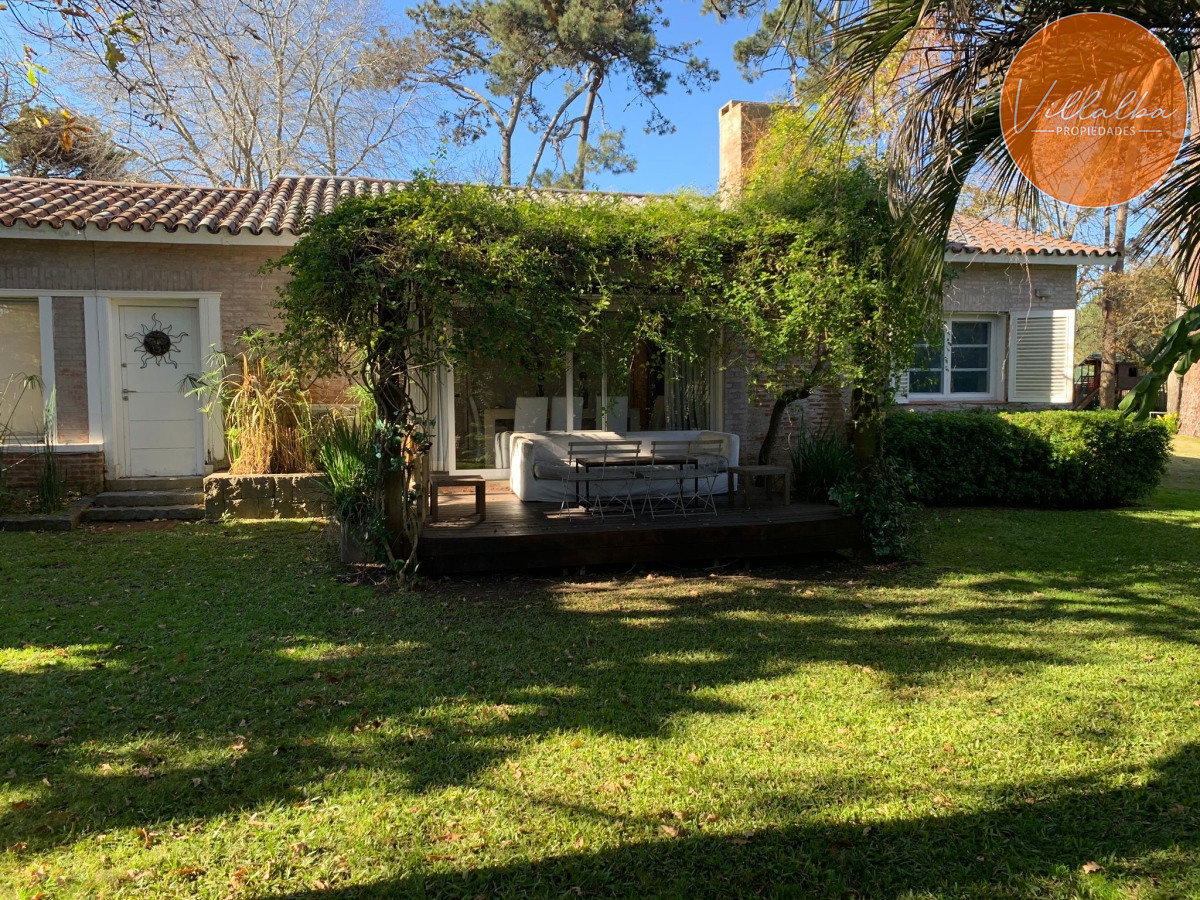 Casa ID.2973 - Oportunidad en Playa Mansa - 3 dormitorios 