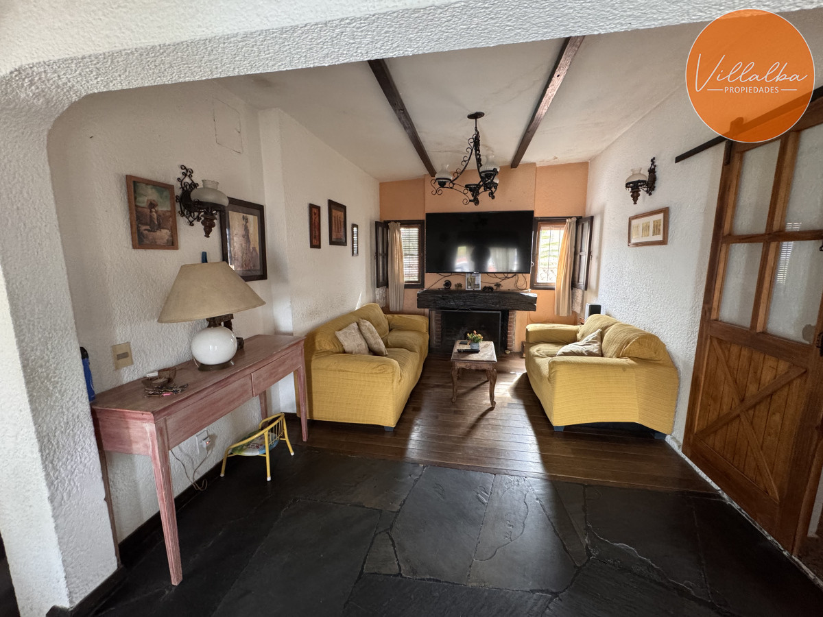 Apartamento ID.3452 - Casa con renta en zona céntrica de Maldonado Ideal para inversión o vivienda
