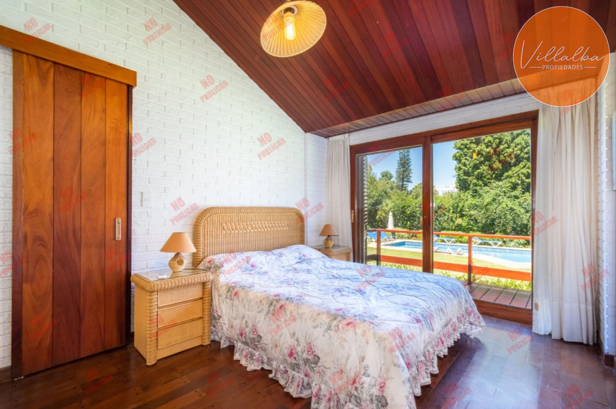 Casa ID.3604 - CASA EN PLAYA MANSA - 5 suites. 