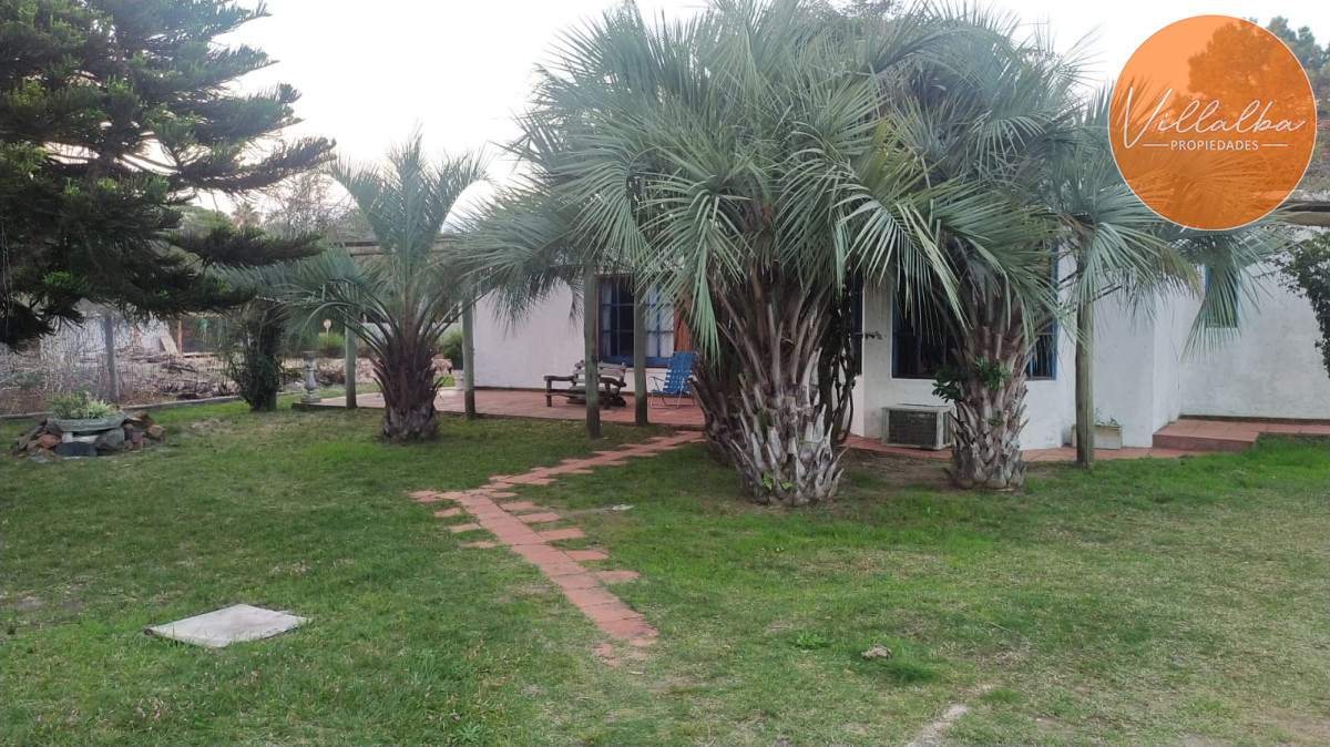 Casa ID.3647 - VENTA  - Casa de 5 dormitorios 
