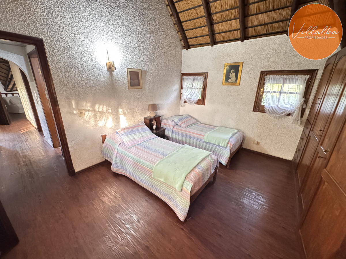 Casa ID.1800 - Atención, casa en venta. Mansa, todas las comodidades! 