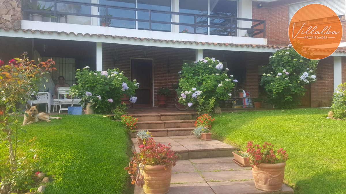 Apartamento ID.3670 - Venta casa de 6 dormitorios en  Punta del Este