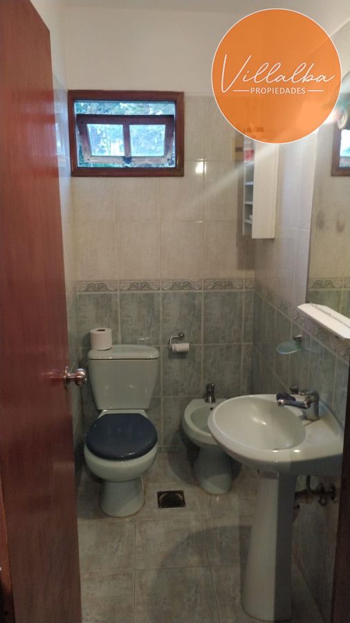 Casa ID.3647 - VENTA  - Casa de 5 dormitorios 