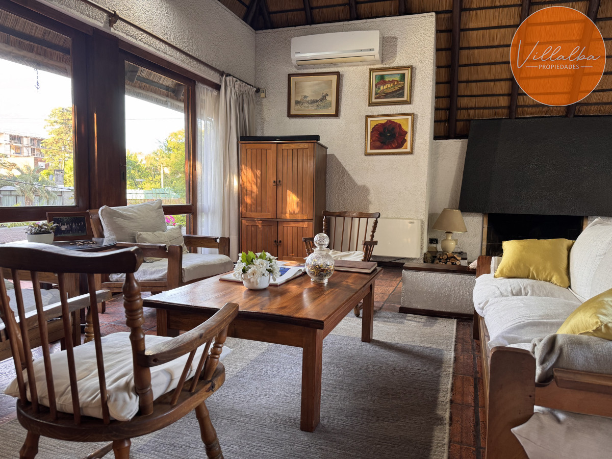 Casa ID.1800 - Atención, casa en venta. Mansa, todas las comodidades! 