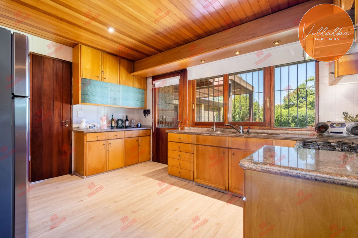 Casa ID.3604 - CASA EN PLAYA MANSA - 5 suites. 