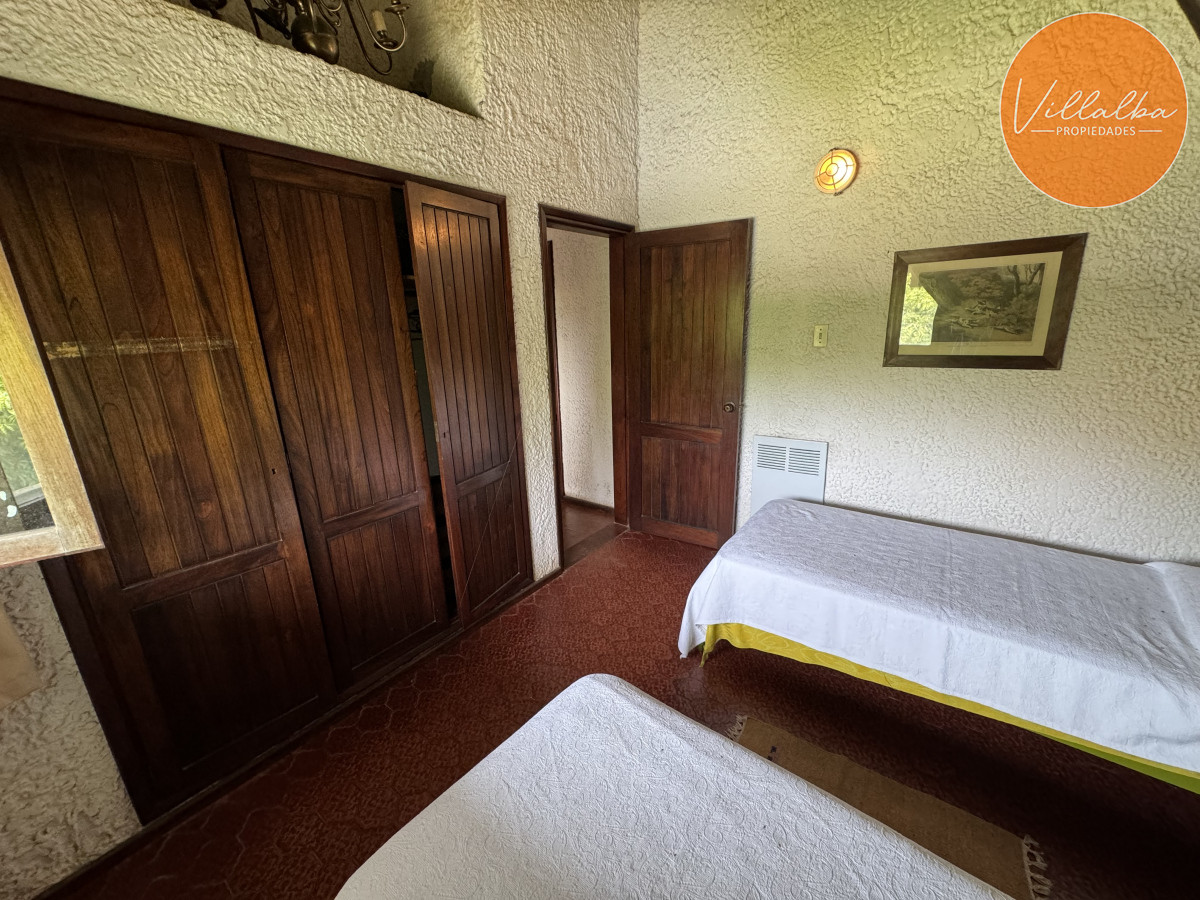 Casa ID.3238 - Casa en venta, 3 dormitorios y dependencia - 