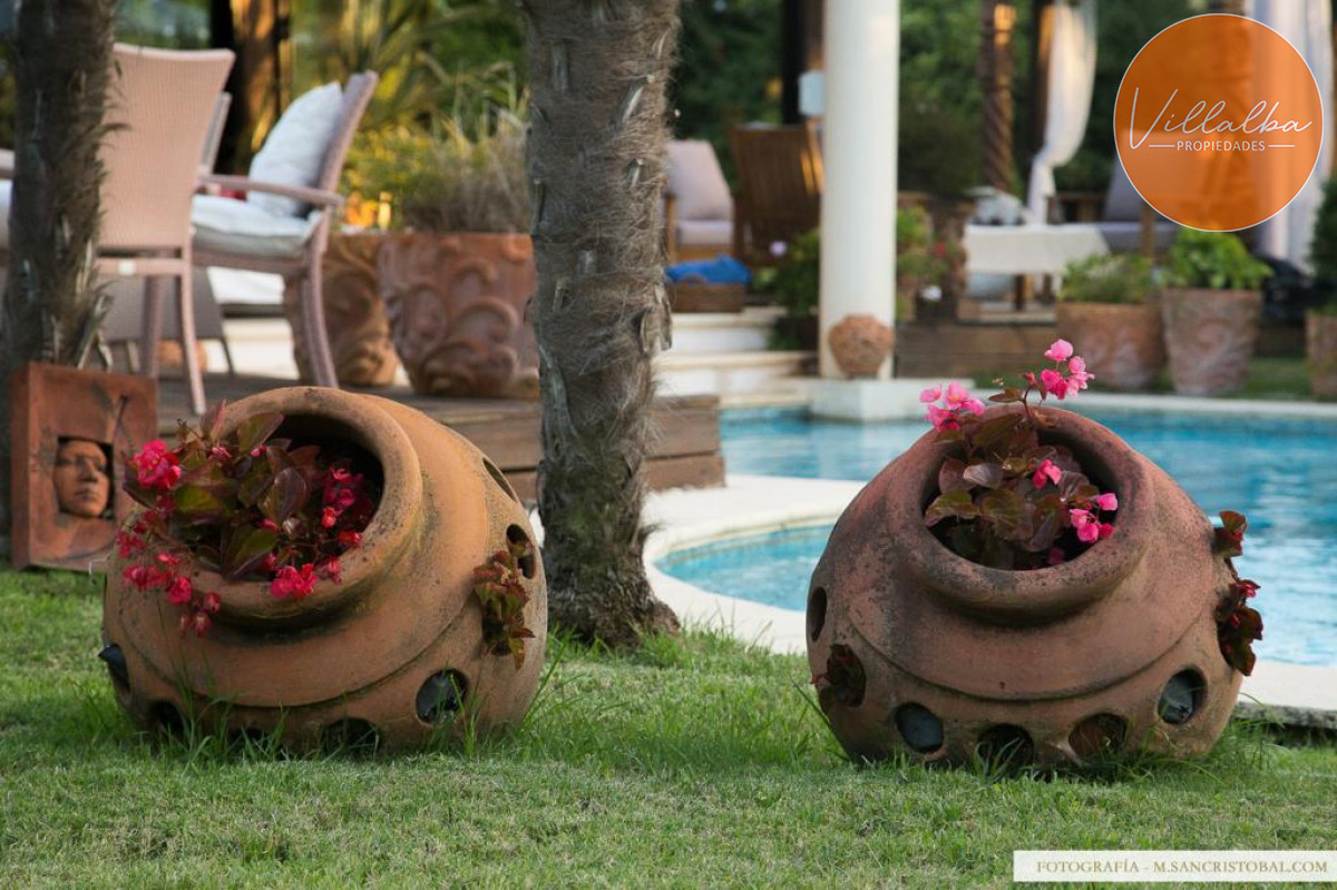 Casa ID.940 - Espectacular casa en el barrio Beverly Hills.