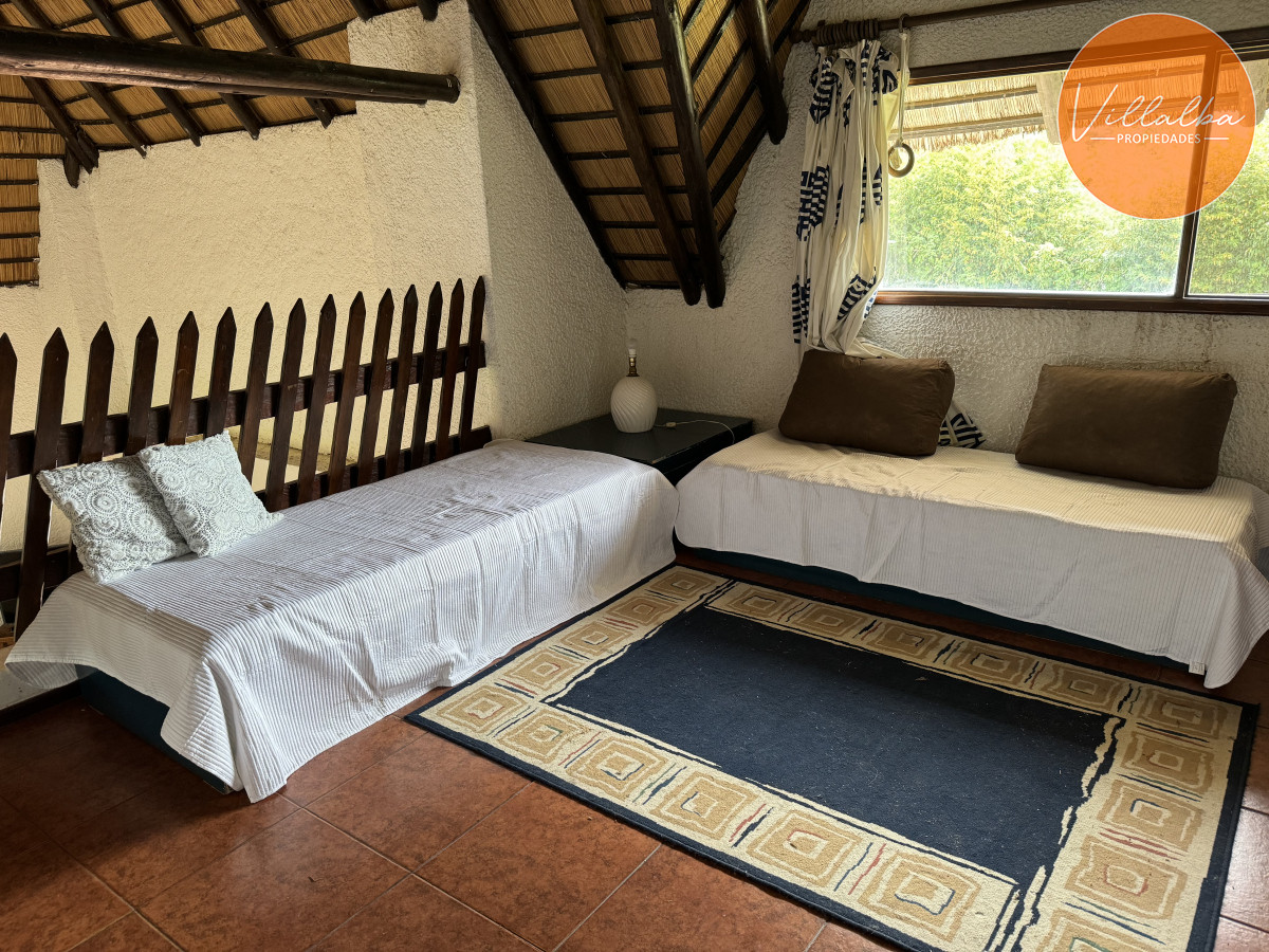 Casa ID.3238 - Casa en venta, 3 dormitorios y dependencia - 