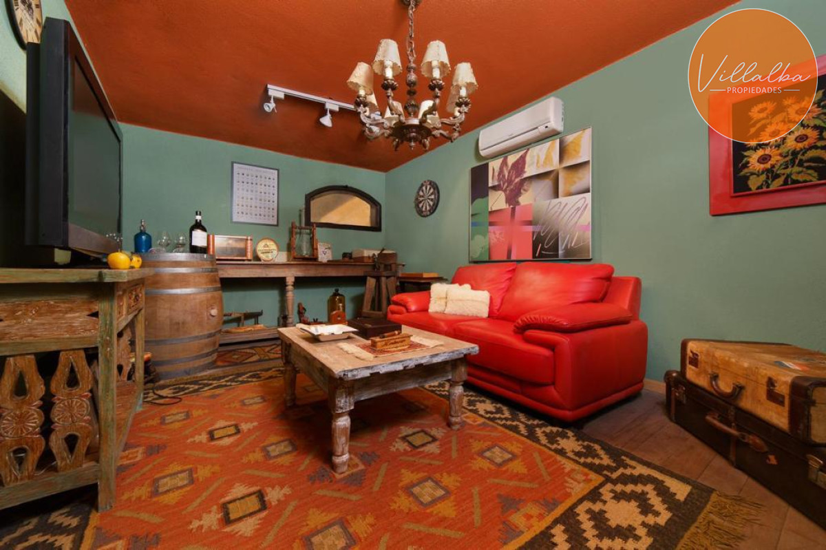 Casa ID.940 - Espectacular casa en el barrio Beverly Hills.