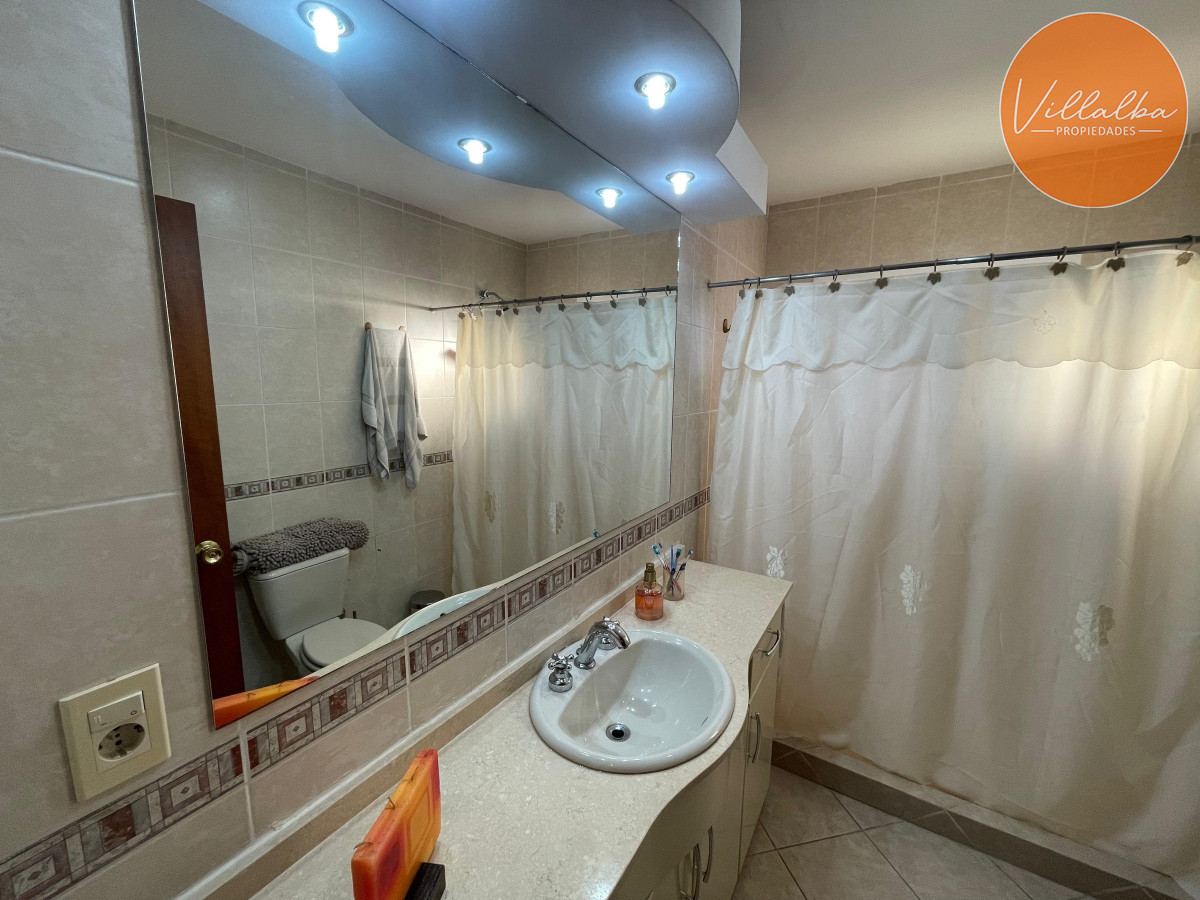 Casa ID.410 - Casa en la Zona de la Mansa . 