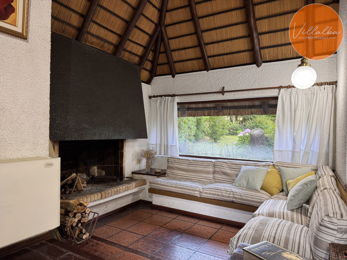 Casa ID.1800 - Atención, casa en venta. Mansa, todas las comodidades! 