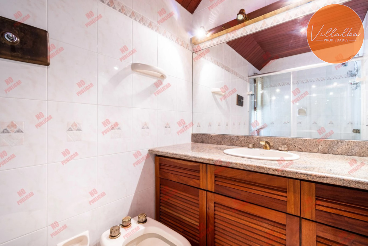 Casa ID.3604 - CASA EN PLAYA MANSA - 5 suites. 