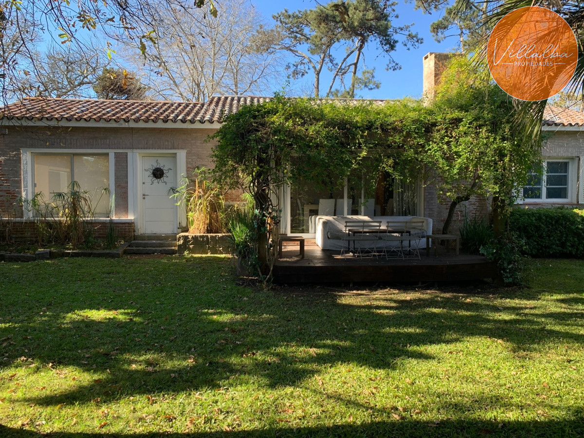 Casa ID.2973 - Oportunidad en Playa Mansa - 3 dormitorios 