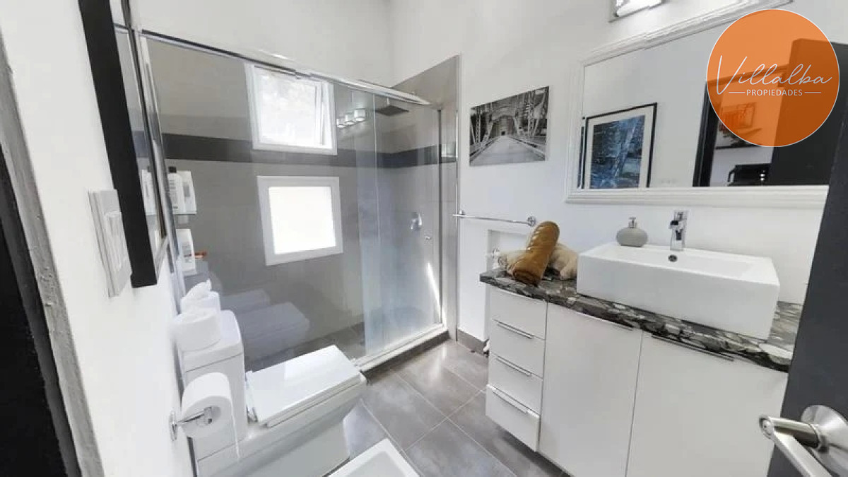 Casa ID.60 - Moderna casa en el bosque cerca del mar. 