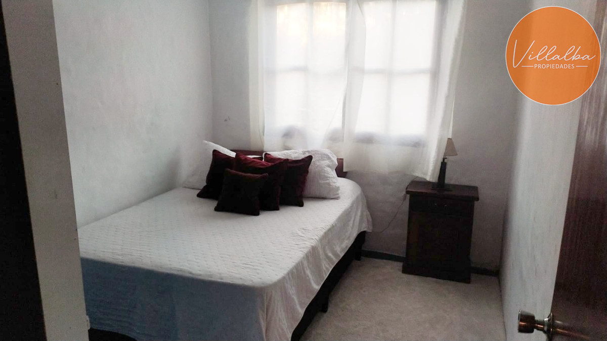 Casa ID.3647 - VENTA  - Casa de 5 dormitorios 