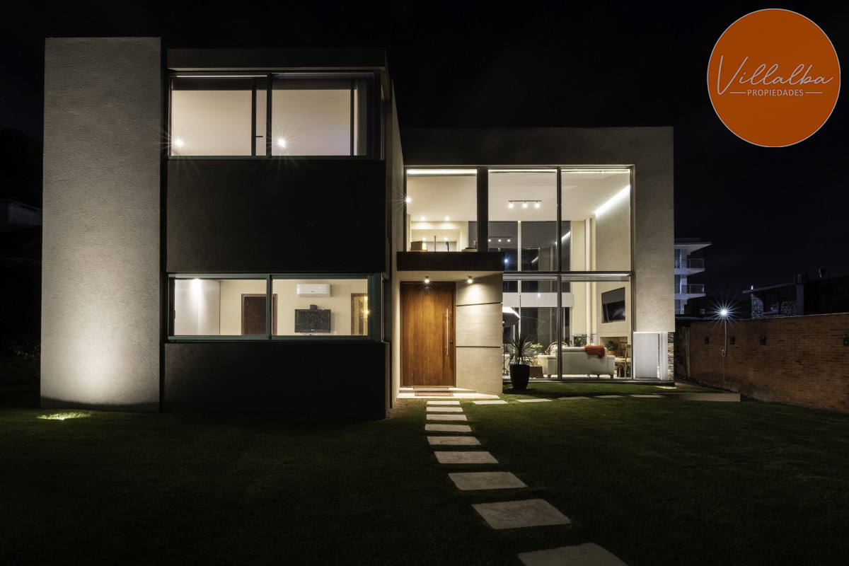 Casa ID.3161 - Casa en Venta Moderna de construccion tradicional, cerca del mar. 