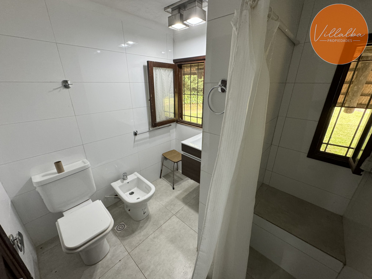 Casa ID.3238 - Casa en venta, 3 dormitorios y dependencia - 