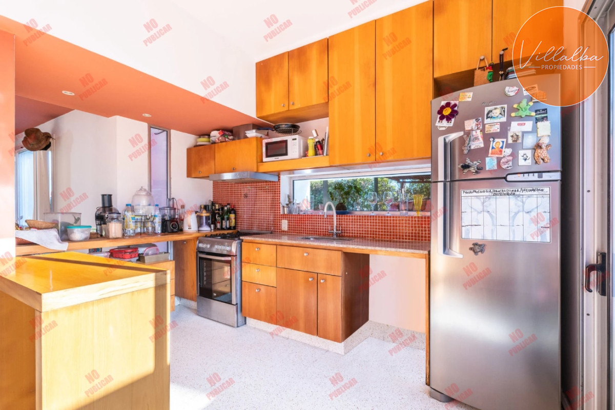 Casa ID.3051 - Oportunidad en venta 3 dormitorios, 3 baños. 