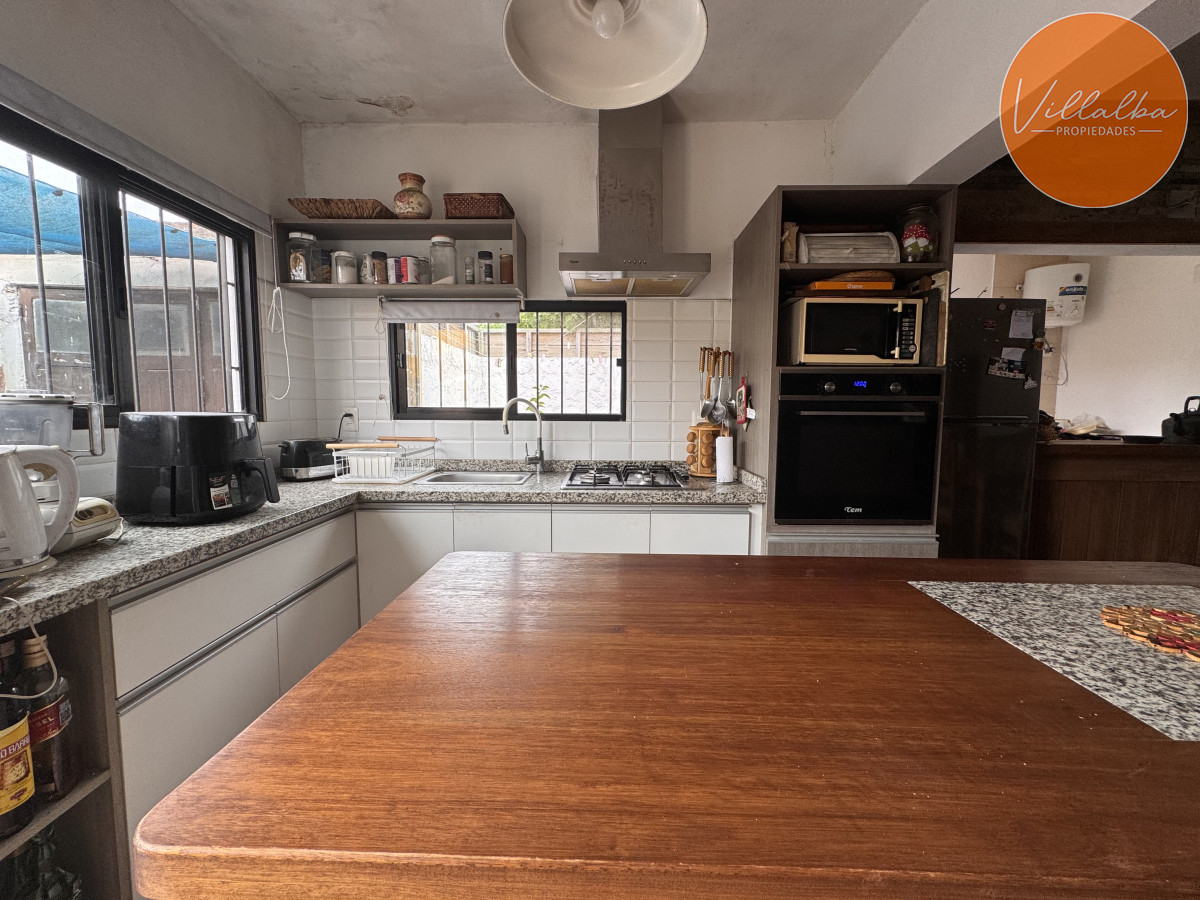 Apartamento ID.3452 - Casa con renta en zona céntrica de Maldonado Ideal para inversión o vivienda