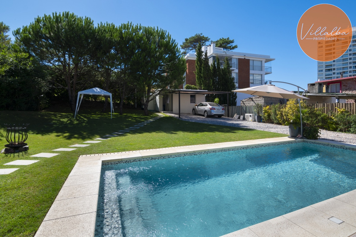 Casa ID.3161 - Casa en Venta Moderna de construccion tradicional, cerca del mar. 