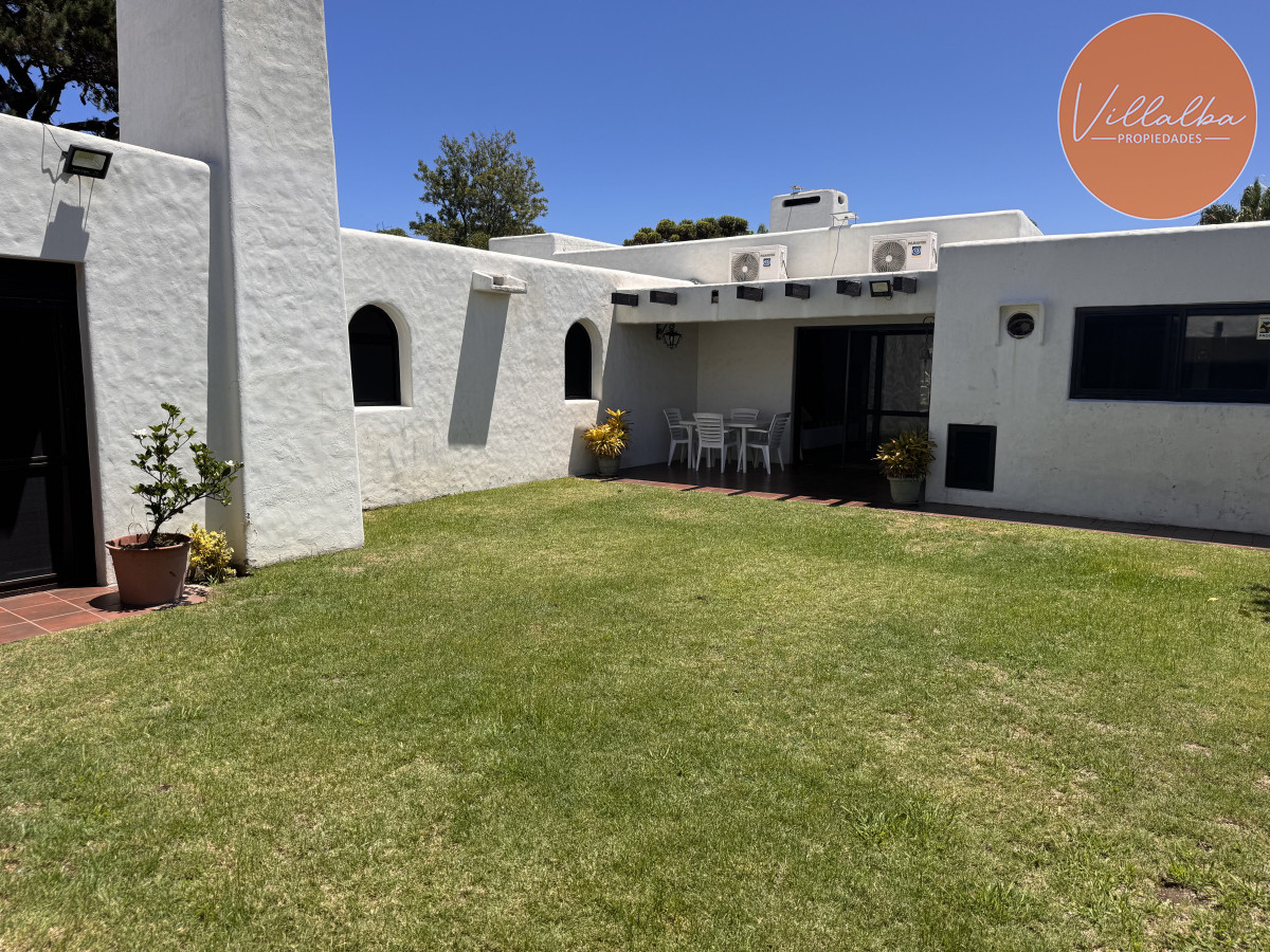 Casa ID.790 - Casa en Venta Playa Mansa 