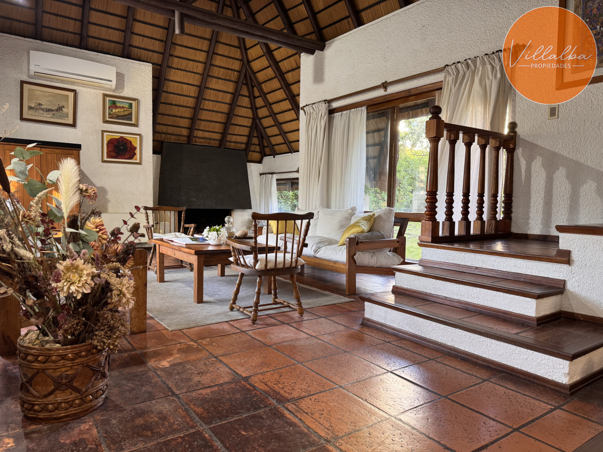Casa ID.1800 - Atención, casa en venta. Mansa, todas las comodidades! 