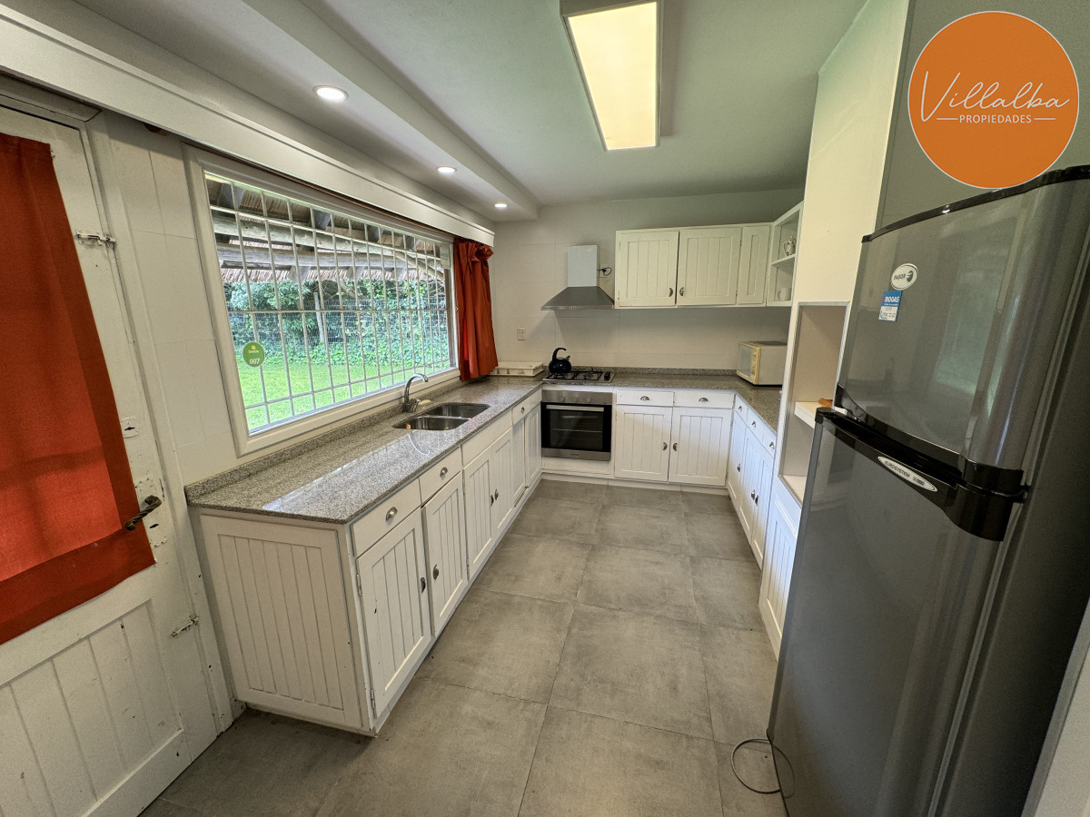 Casa ID.3238 - Casa en venta, 3 dormitorios y dependencia - 