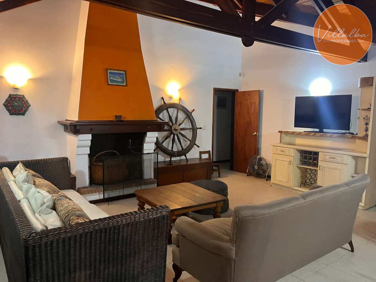 Casa ID.3174 - Elegante Casa en Marly: Confort y Tranquilidad Cerca de Todo