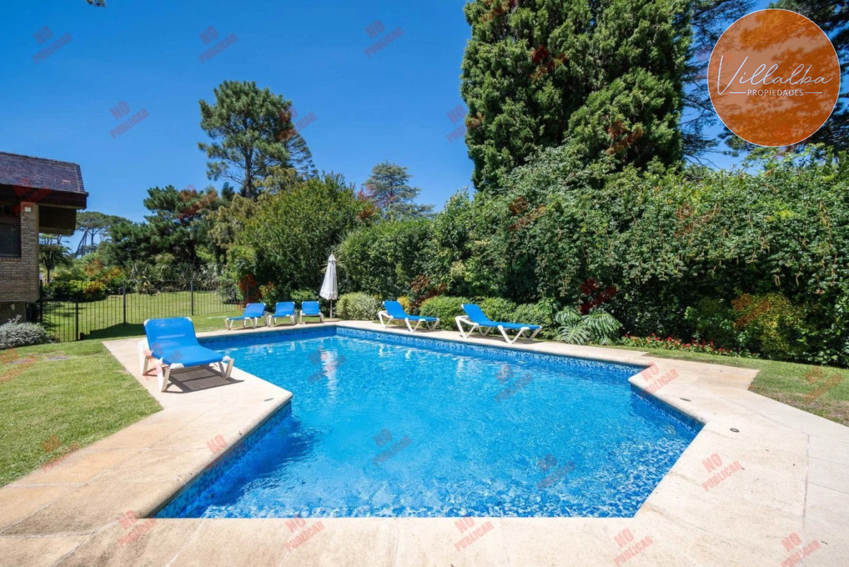 Casa ID.3604 - CASA EN PLAYA MANSA - 5 suites. 