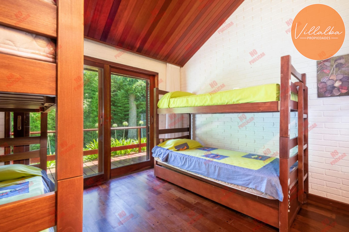 Casa ID.3604 - CASA EN PLAYA MANSA - 5 suites. 