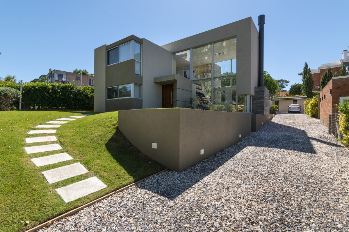 Casa en Venta Moderna de construccion tradicional, cerca del mar. 