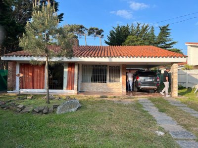 Casa en venta, 3 dormitorios  - Playa mansa, Punta del Este. 