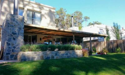 Playa Brava,  esplendida casa en Venta.