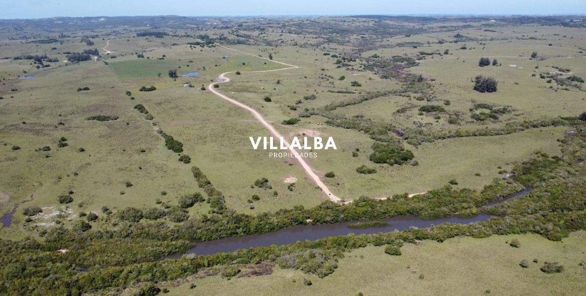 Chacra ID.2660 - Oportunidad de Inversión en Garzón, Uruguay - Vende Villalba Propiedades. 
