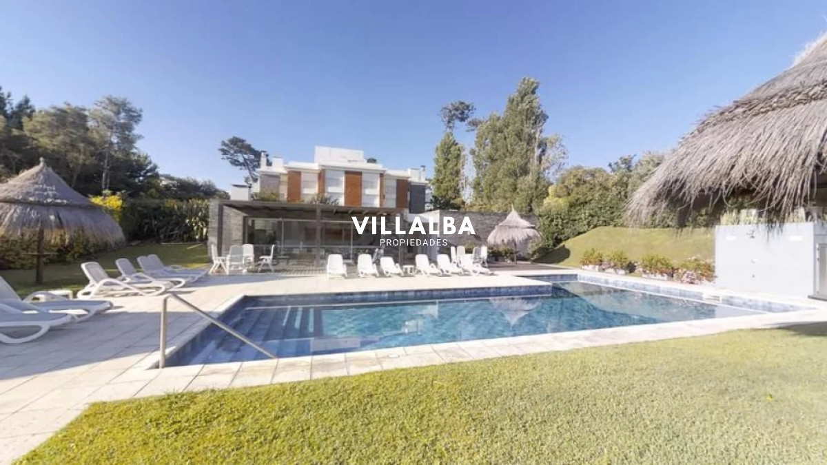 Apartamento ID.3216 - Espectacular depatamento en playa mansa con terraza grande y parrillero propio. 