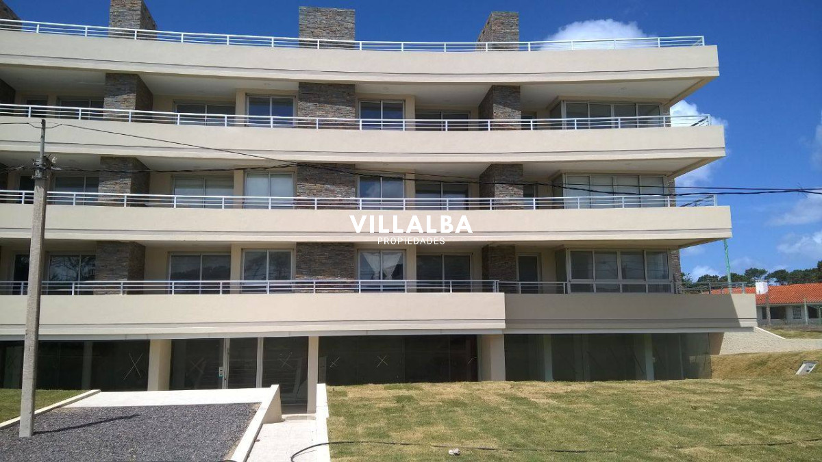 Apartamento ID.41 - Oportunidad Playa Mansa 3 dormitorios.