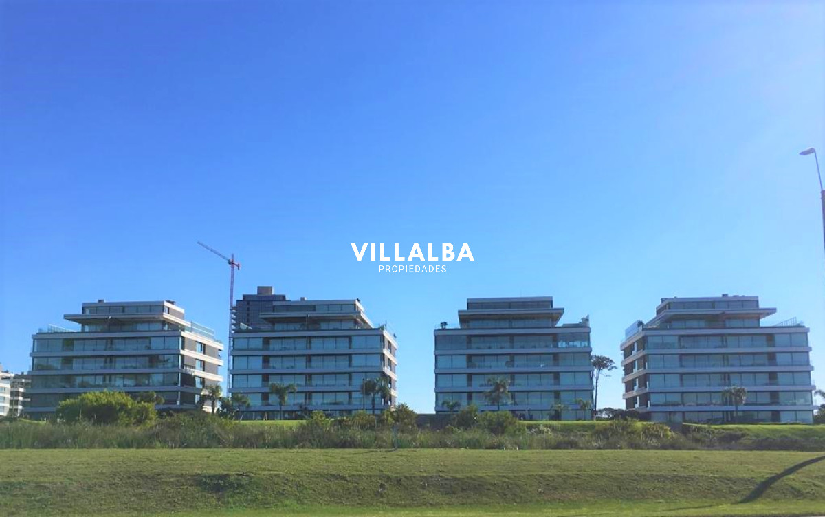 Apartamento ID.556 - Excepcional planta baja con piscina propia.